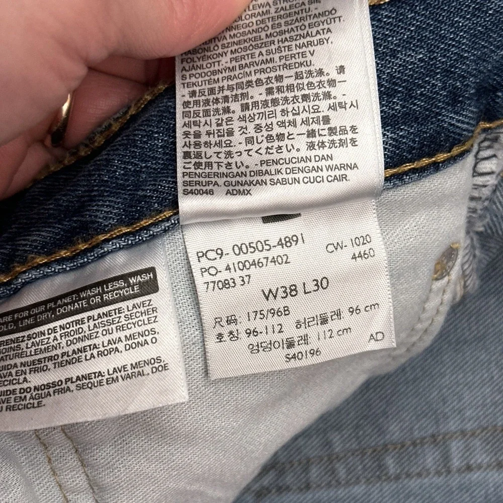 Levis excellent pre